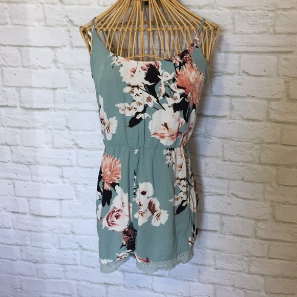 Kendall & Kylie Dresses & Skirts - Kendall & Kylie floral romper medium